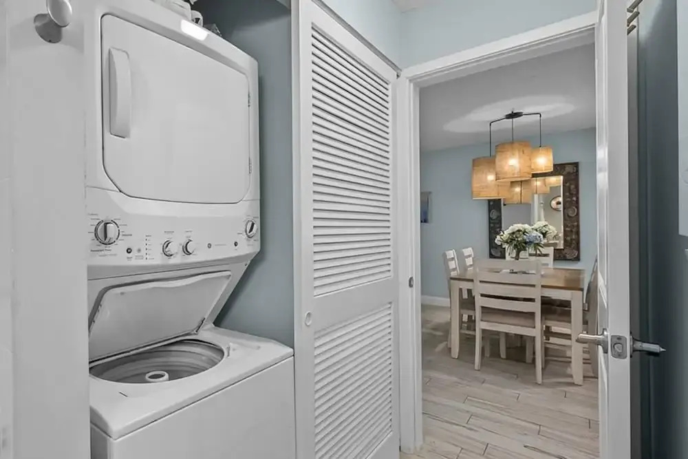 Lovely Ocean-view Condo With Pools, hot Tubs, Private W/d, & Central AC