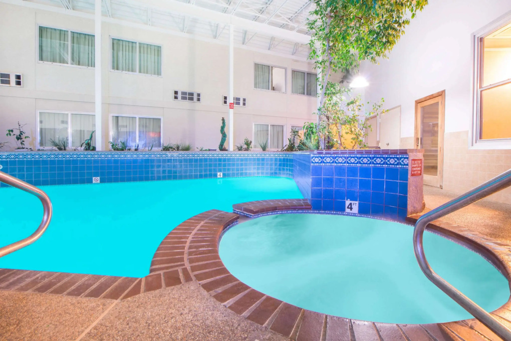 Ramada by Wyndham Enid