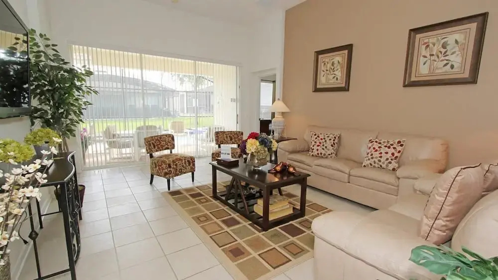Villa 2653 Dinville Windsor Hills