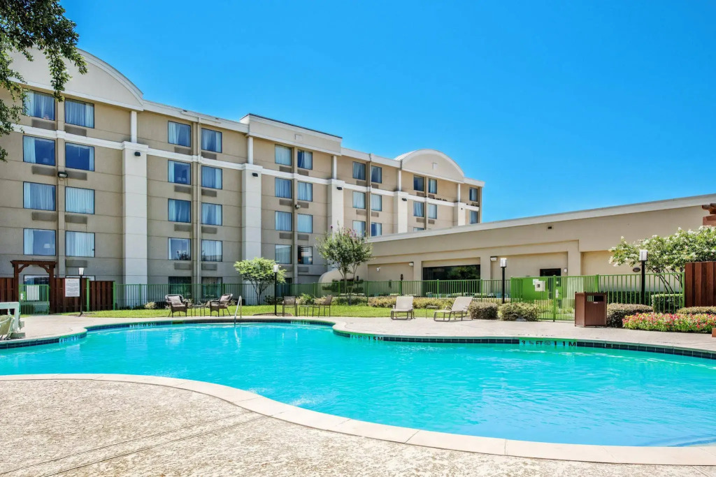 Kozy Hotel Dallas DFW Airport Area West