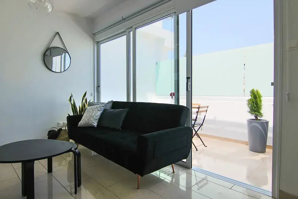 Phaedrus Living: Seaside Luxury Flat Lighthouse 62