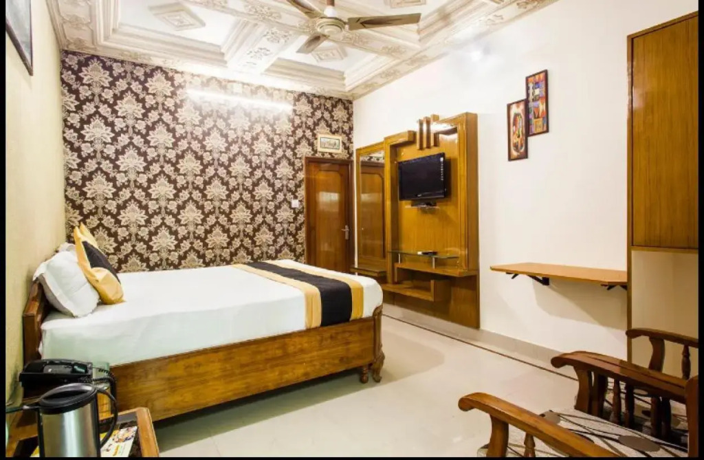 Hotel Bharat Niwas