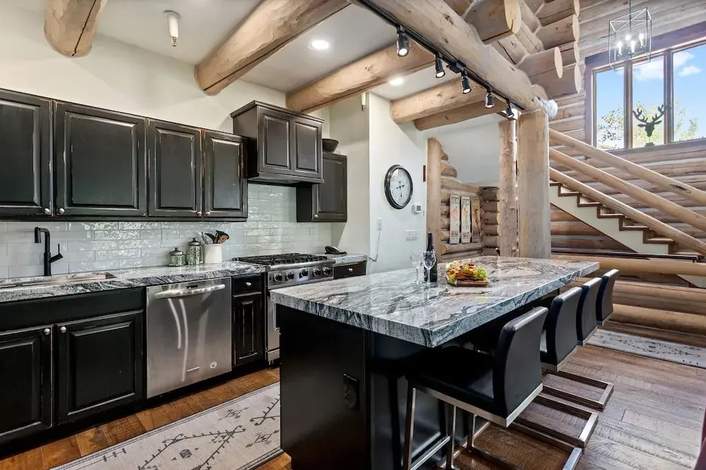 Pine Inn at Trail's End Lodge - Three Bedroom Residence with Den and Spa #5 3 Condo