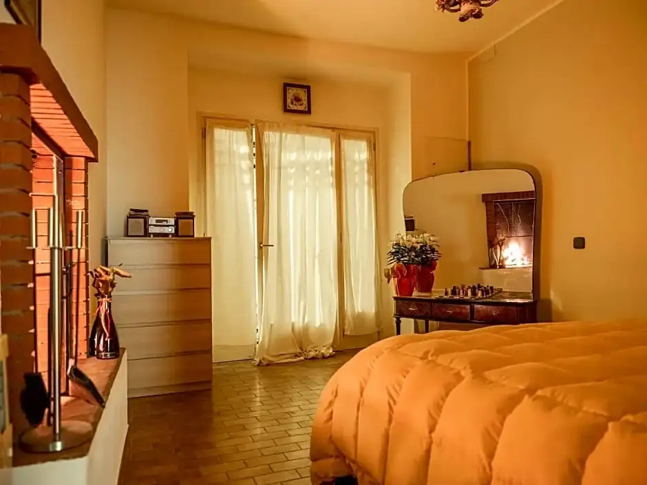 Camera freddina ma Supereconomica Letto comodo