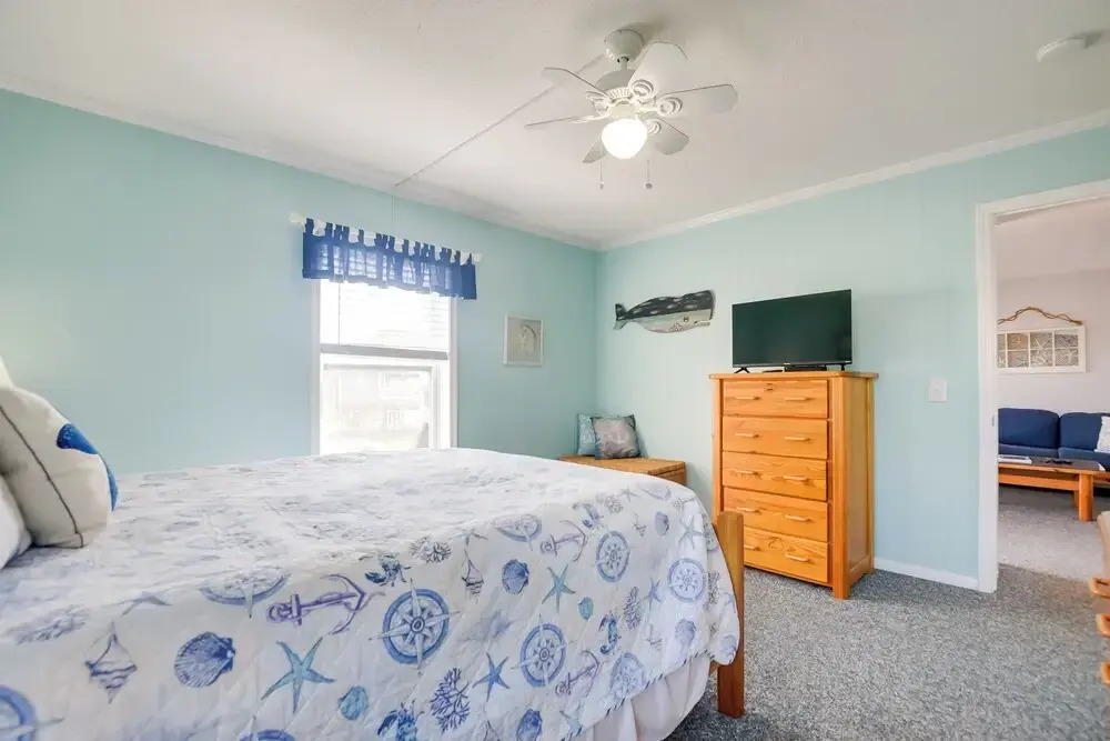 Sunny Condo - Private Ocean Isle Beach Access!