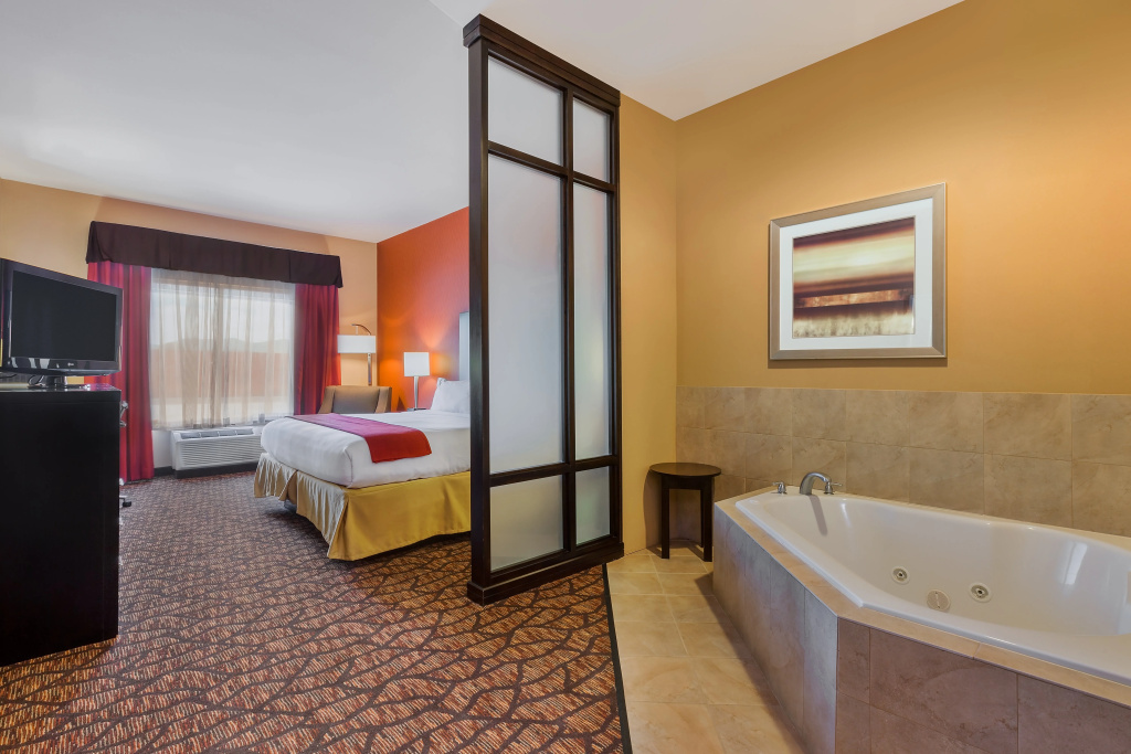 Holiday Inn Express and Suites Alpine by IHG