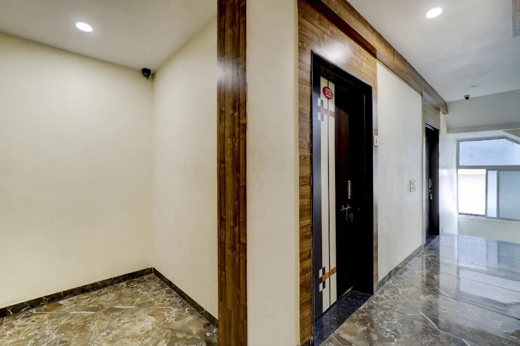 OYO 82085 Hotel Signature