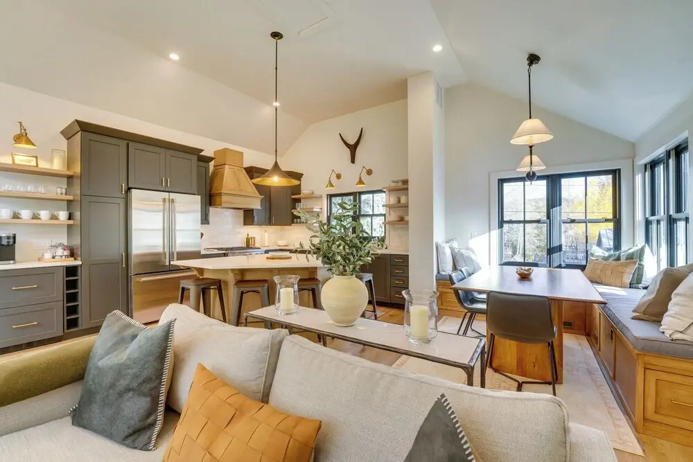 Inviting & Renovated Home in Crested Butte