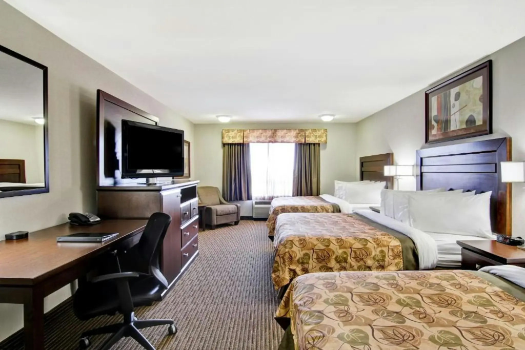 Coast Weyburn Hotel