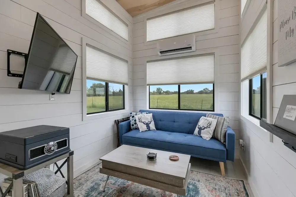 Luxury Tiny Home w/ Hot Tub&grill