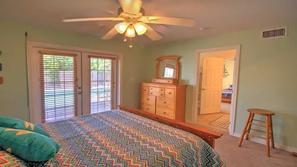 Adventura House 3 Bedroom Home by Redawning