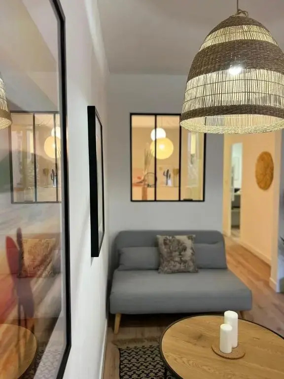 Bright T2 Of 34 M Renovated In The Downtown