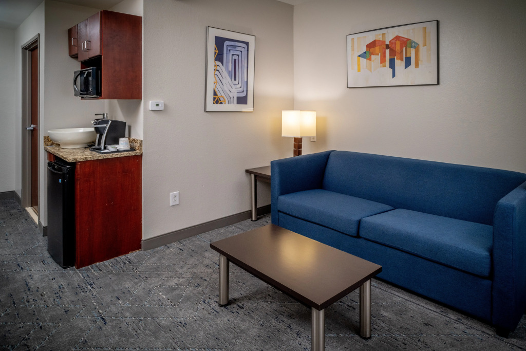 Holiday Inn Express & Suites Cross Lanes by IHG