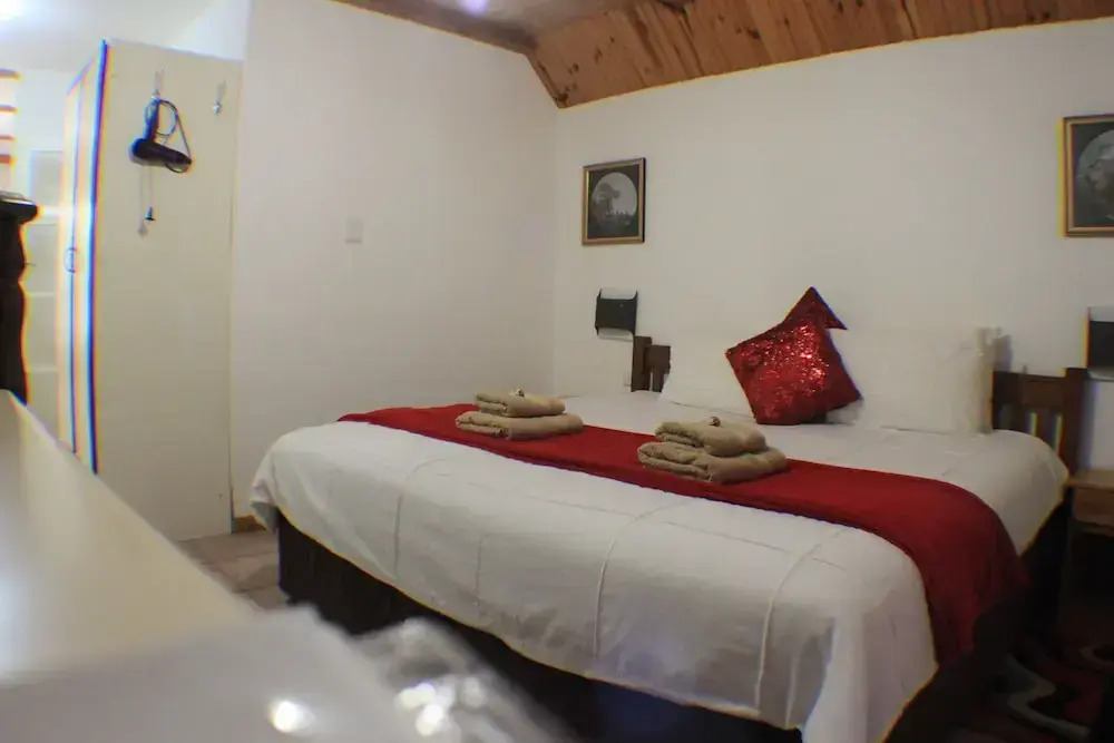 Charming Lodge in City Bowl, Close Enough to the Action but Peaceful and Quiet
