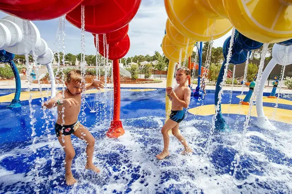 Apartments in Zaton With Pool