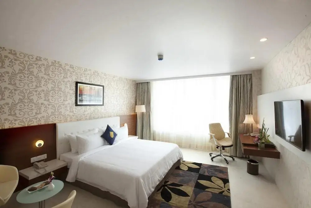 United 21, The Grand