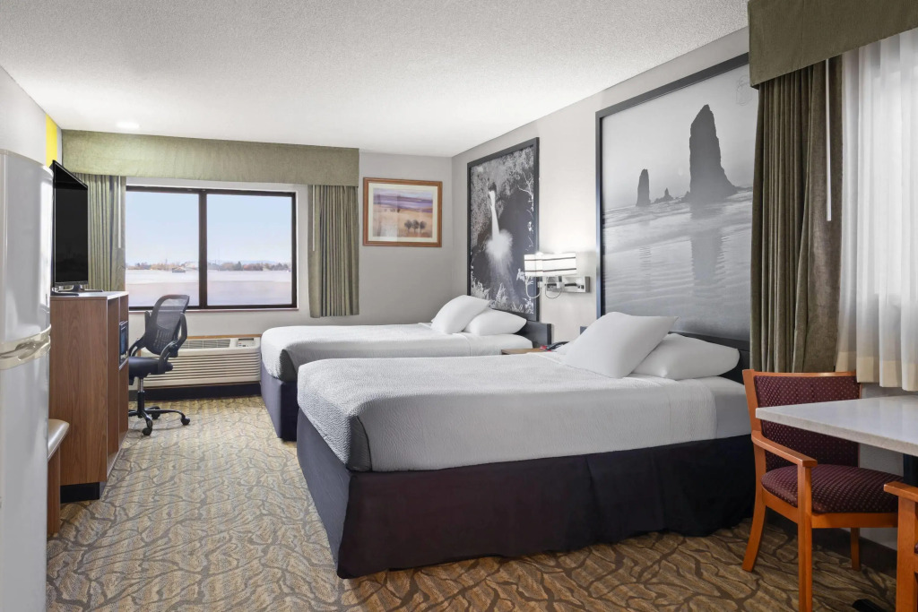 Super 8 by Wyndham Baker City