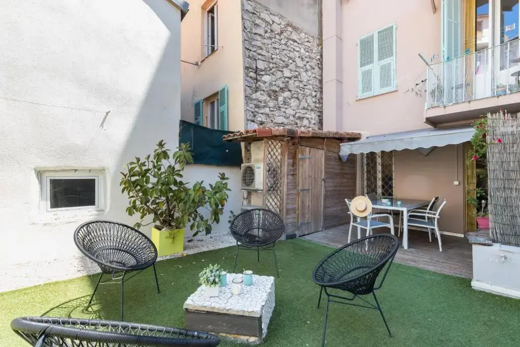 Amazing 3 Bdrs And Garden Place du Pin Parking !
