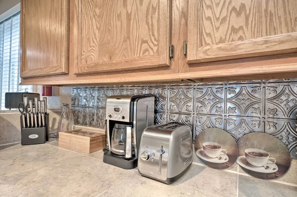 Creekside Home w/ Patio, Walk to Manitou Incline!