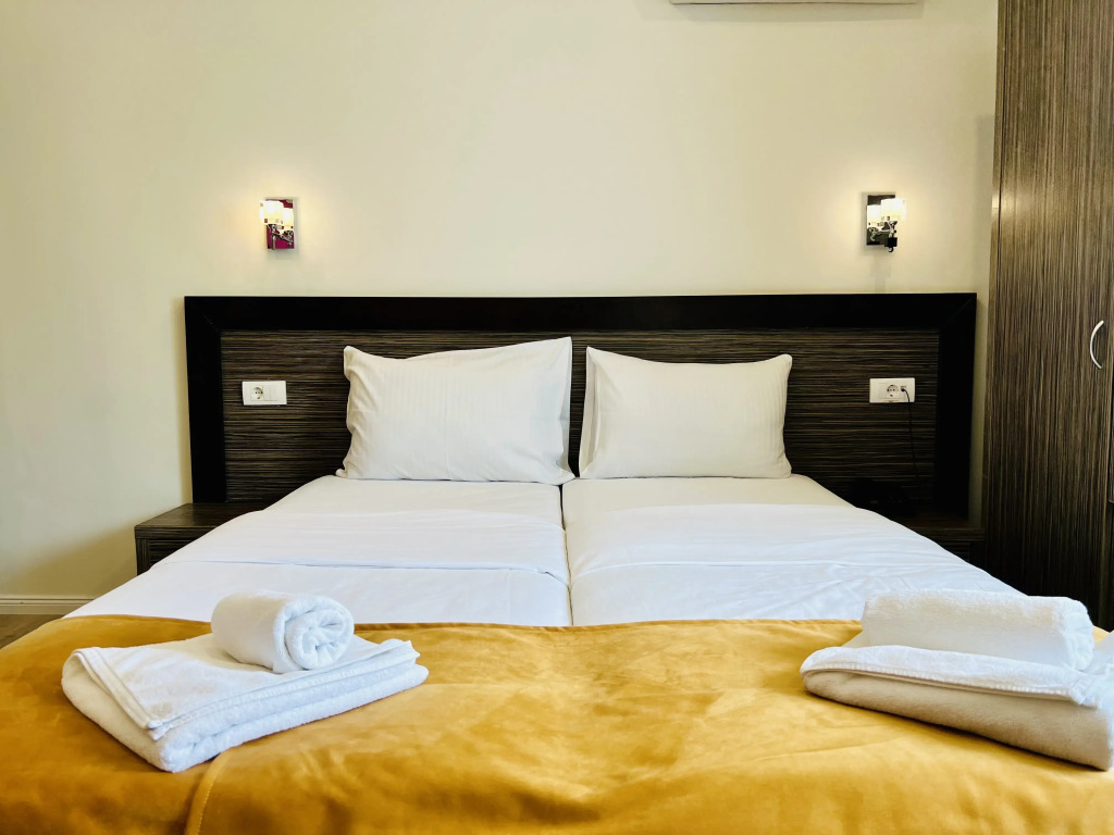Side One Design Hotel Garni