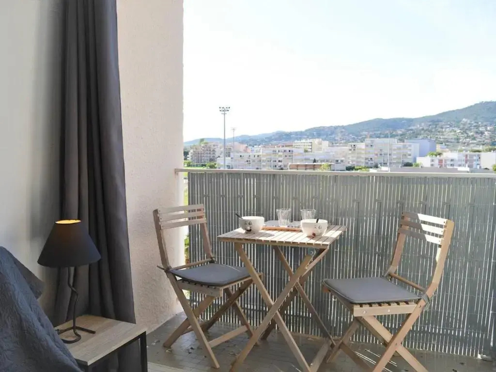 Appartement Le Lavandou, 1 pièce, 2 personnes - FR-1-251-391