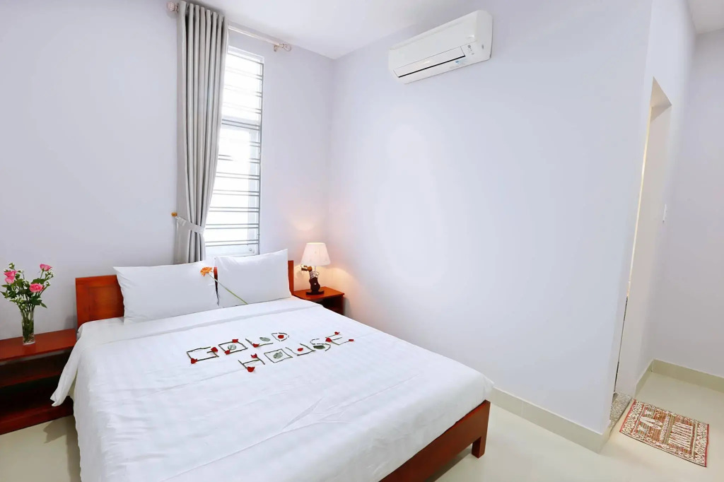 Gold House Hotel