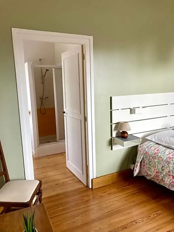 Les chambres dOmaha Beach Etablissement avec deux chambres dhôtes, petit-déjeuner compris fait-maison et produits locaux