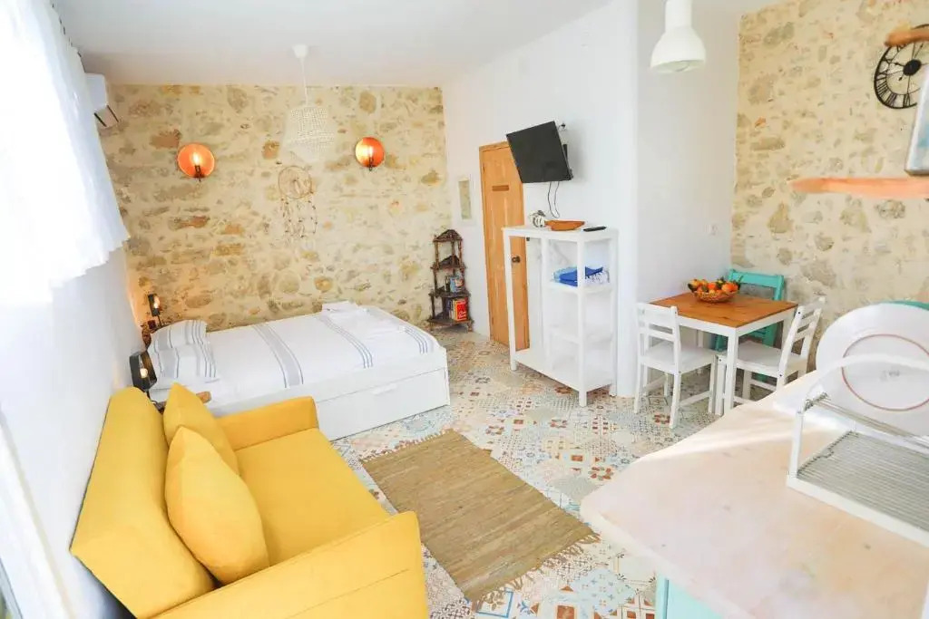 Ravi Boutique Home - 1 minute walk from beach