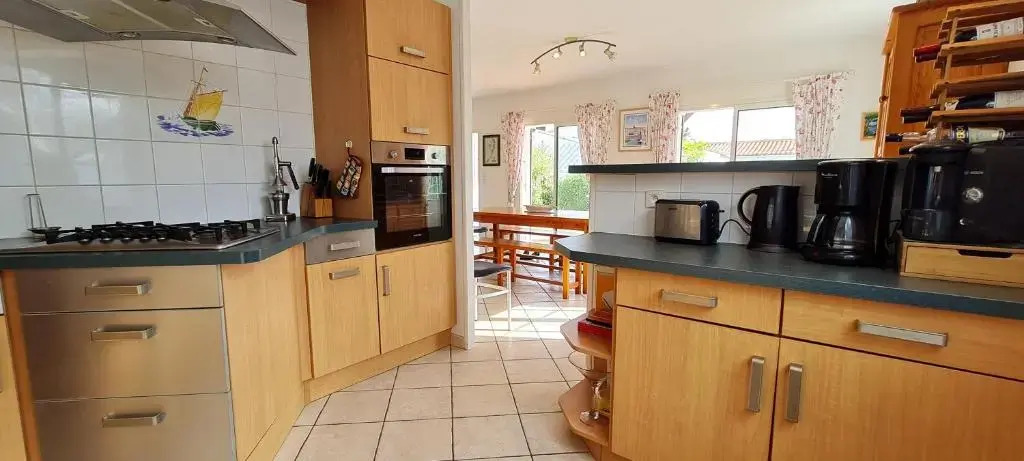 Villa familiale avec grand jardin proche plage