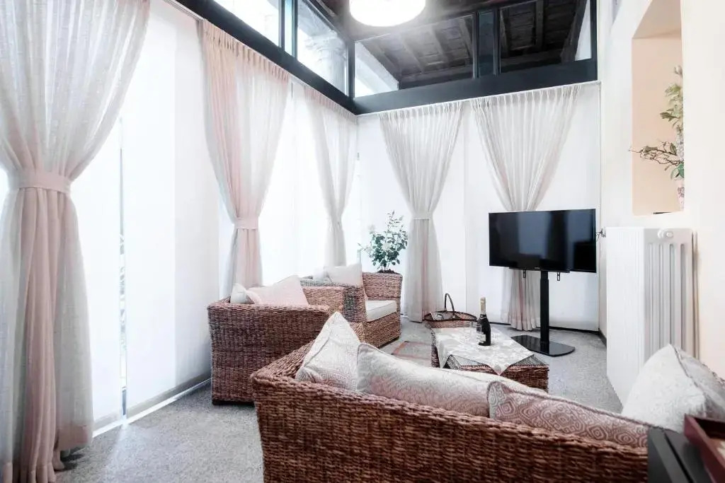 Historical Suites by "The House Of Travelers"