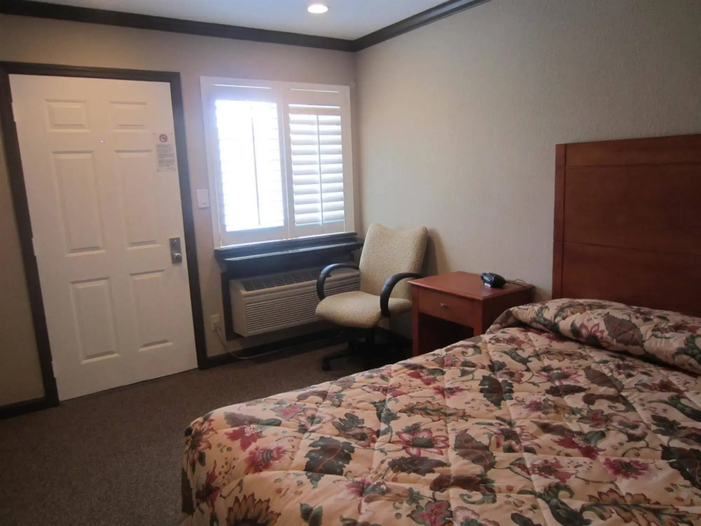 Deluxe Inn Redwood City