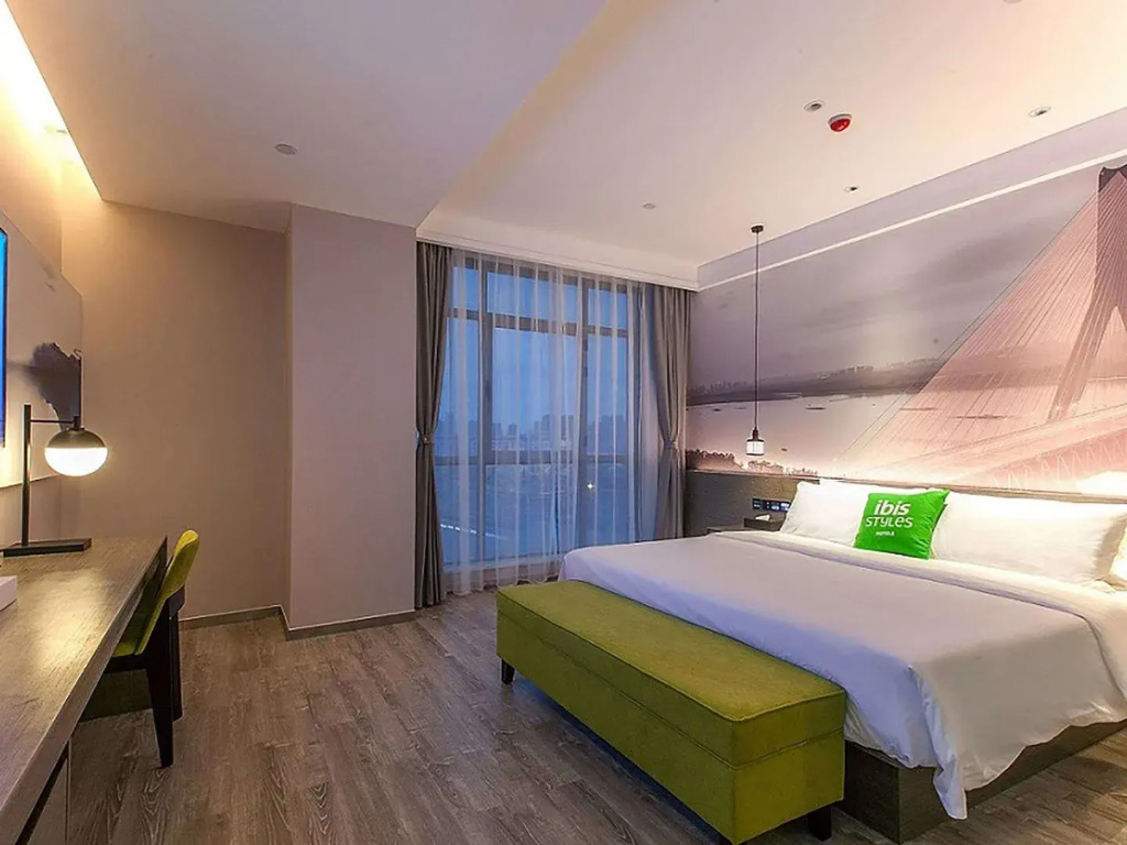 Ibis Styles Wuhan Optics Valley Square Minzu University