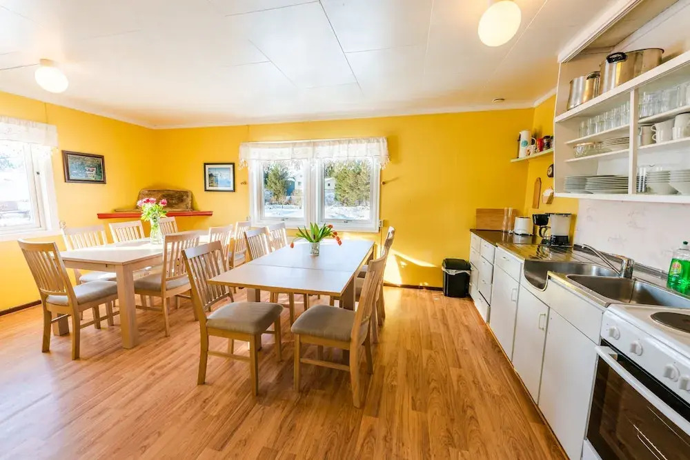 Lydersen Rorbuer Budget Hostel & Private Apartments