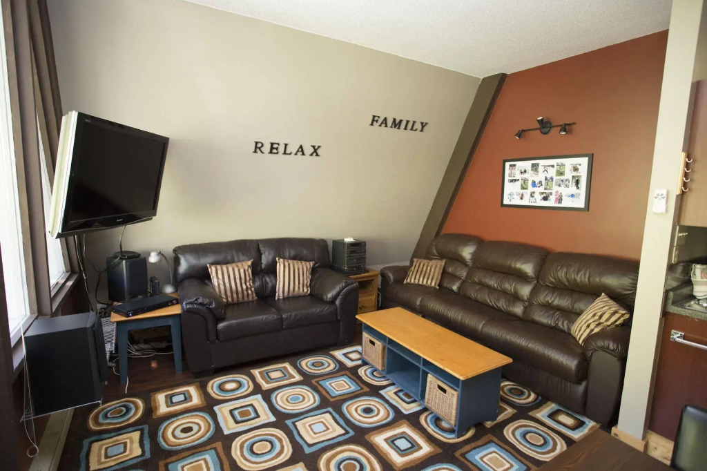 The Pinnacles Suites & Townhomes