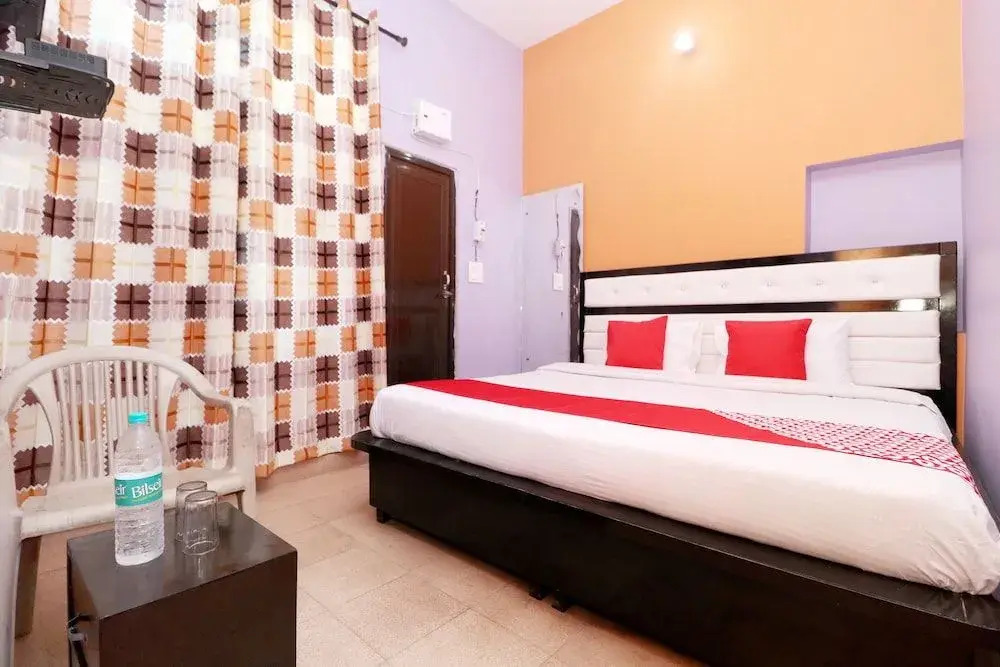 Oyo 39852 Hotel Noor