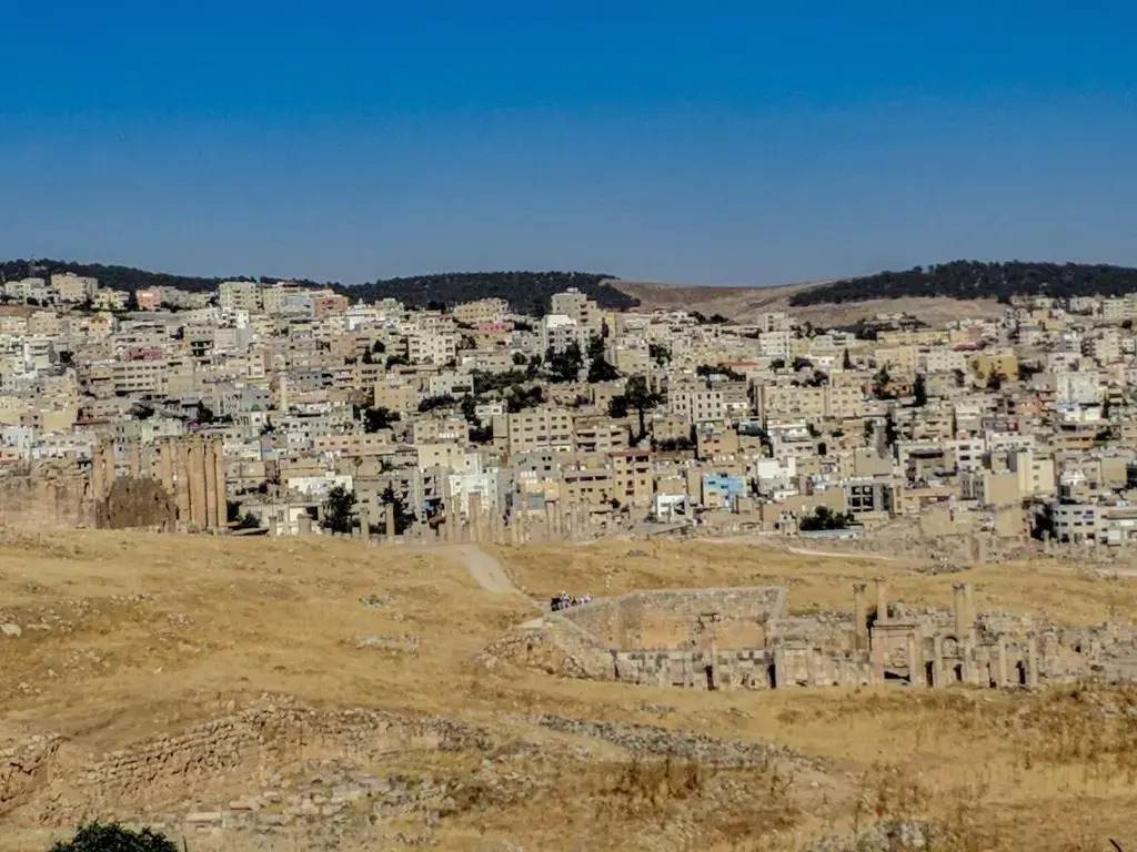 Full panorama Jerash (PLUS)