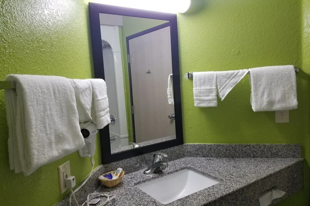 Motel 6 Humble, TX - Houston International Airport