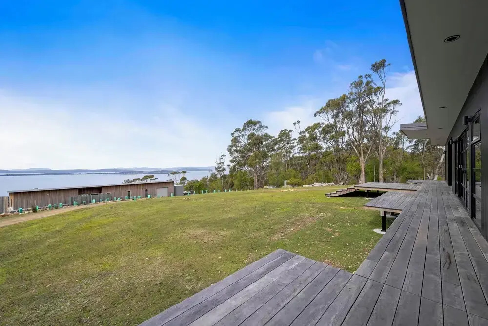The Outlook on Mount Louis – 1 Bedroom