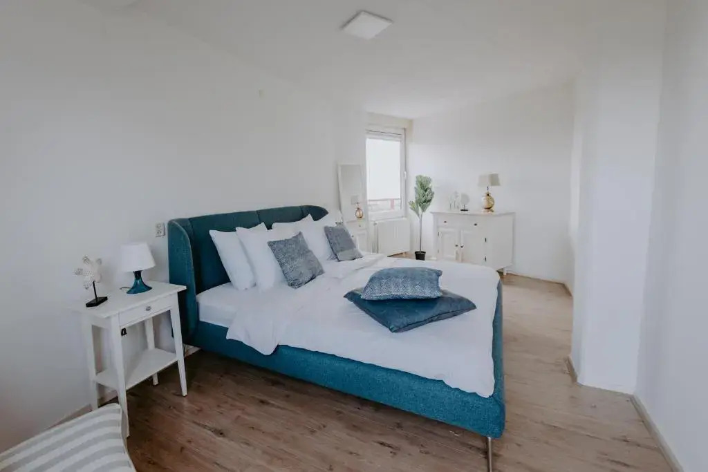 Stijlvol appartement op strand Makkum