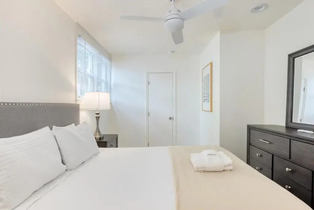Coastal Grove by Avantstay 3 Unit Buyout Minutes From Folly Beach