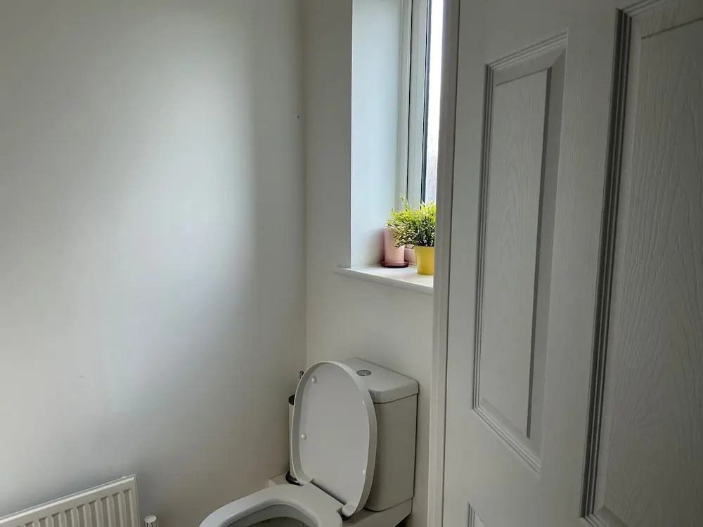 House Sleeps 8 With Wifi