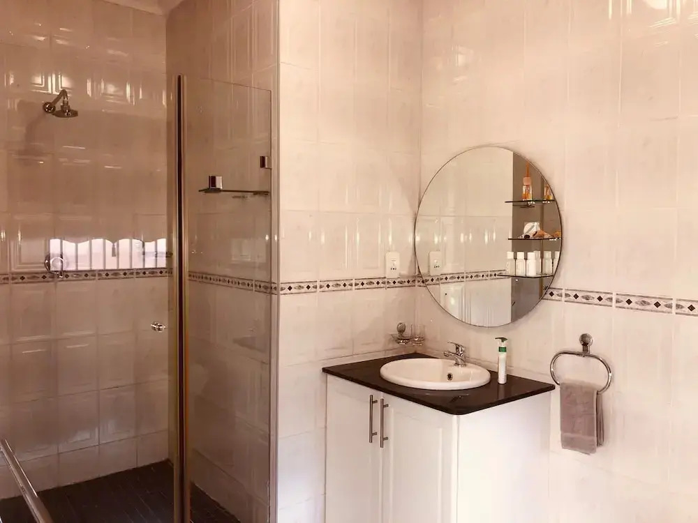 Bedfordview Accommodation - Koi Liv-Inn