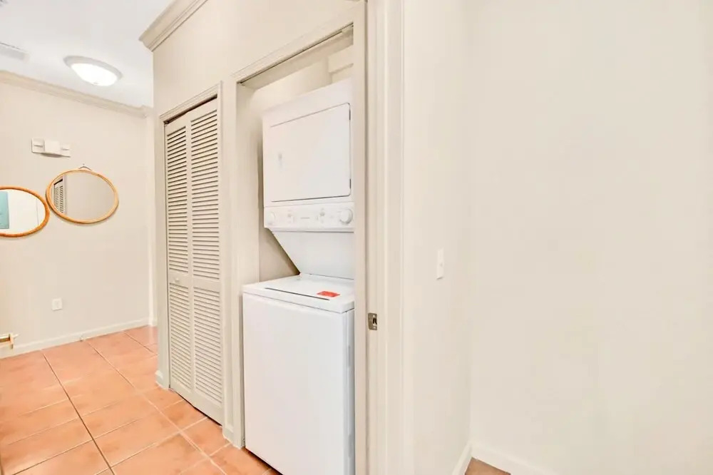 2BR Apartment Hot Tub and Pool Near Disney