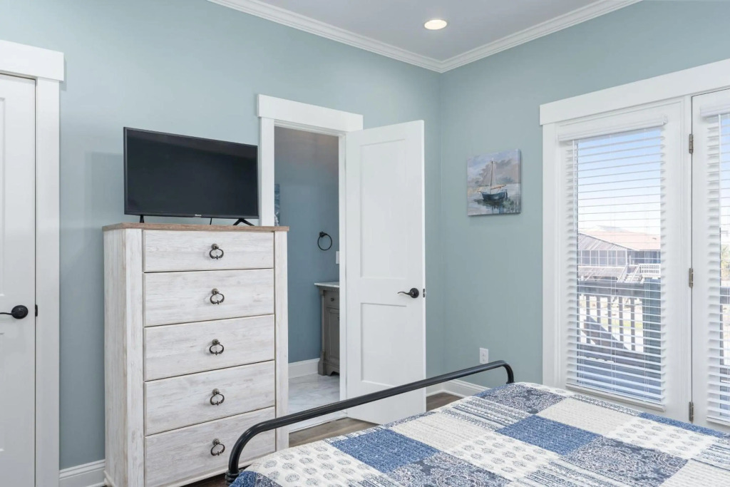 The Treasure Chest by Oak Island Accommodations