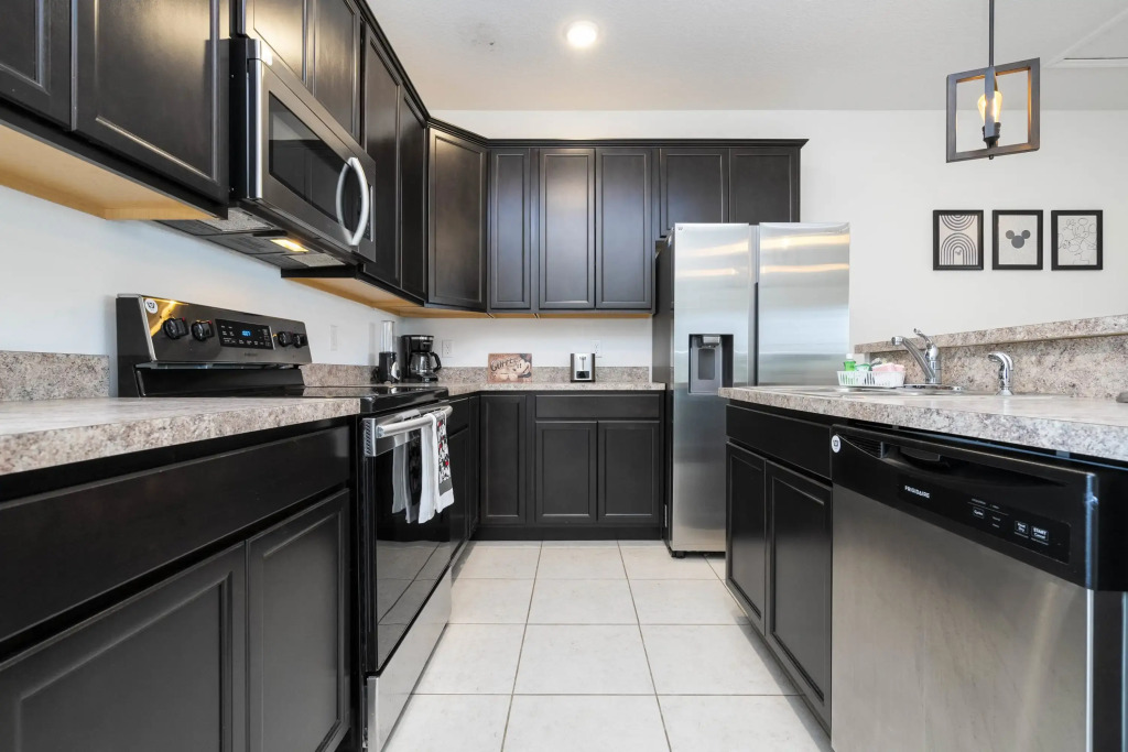 Splendid 4Bd Close to Disney Holly Village 132