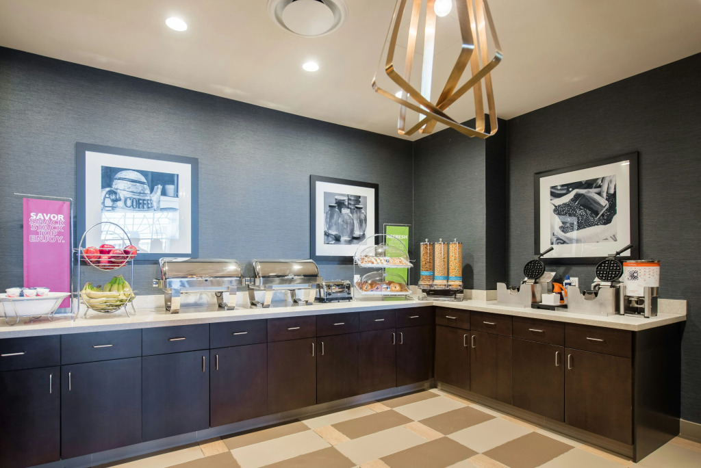 Hampton Inn & Suites Washington, D.C. - Navy Yard