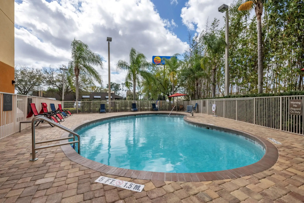 Comfort Inn & Suites Orlando North