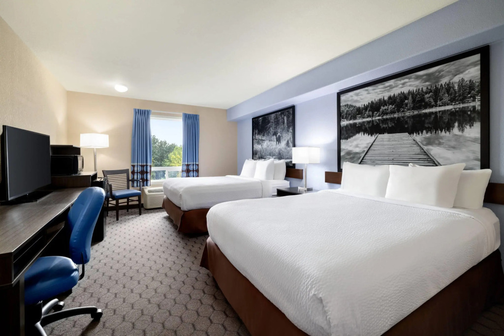 Super 8 by Wyndham Swan River MB