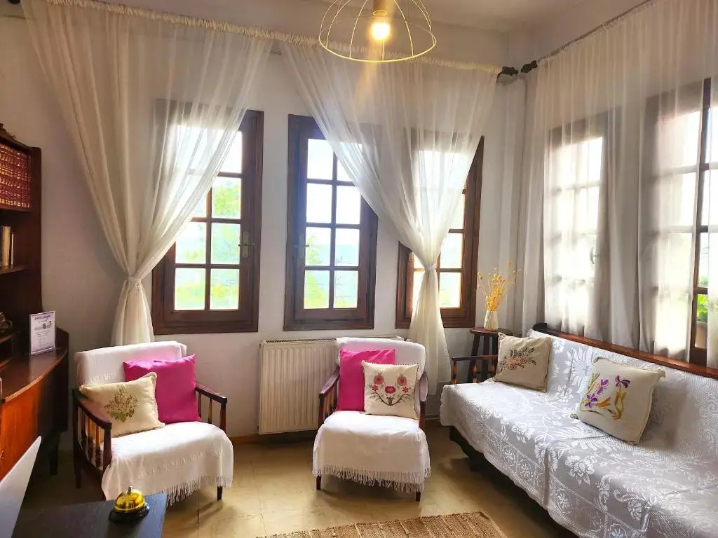 Yalla Chorefto - Hotel & Fun