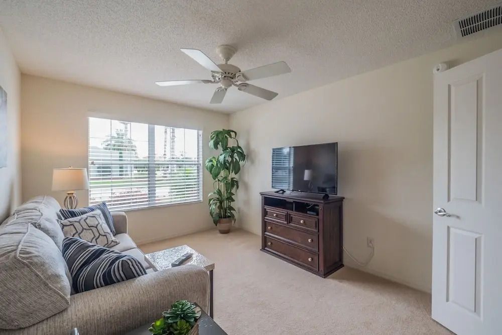 Limestone Avenue 1264 by White Pelican VR